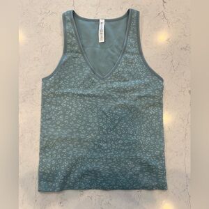 Athleta Aurora Seamless Tank - reversible size Small
